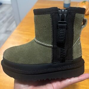 UGG Kids Forest Green and Black Boots
